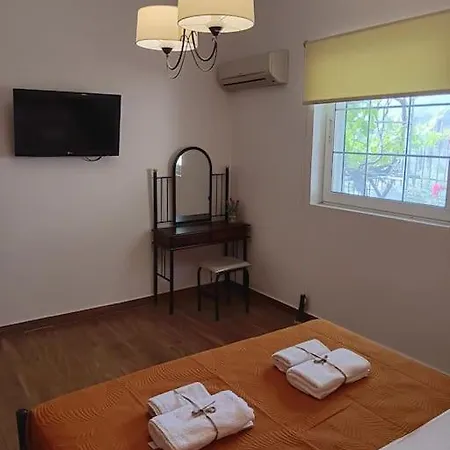 Semesterbostad Giovani-entire 1st Floor House With Pool *