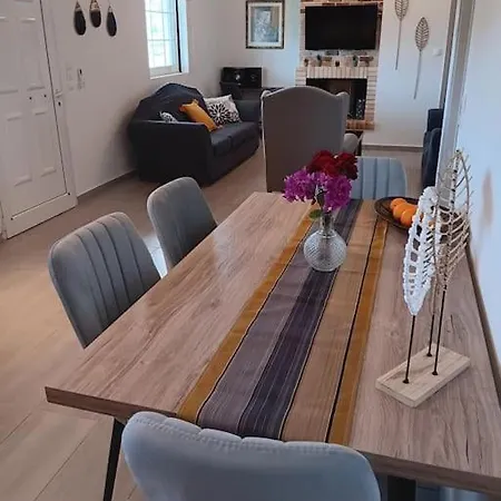 Σπίτι διακοπών Giovani-entire 1st Floor House With Pool Tzanata