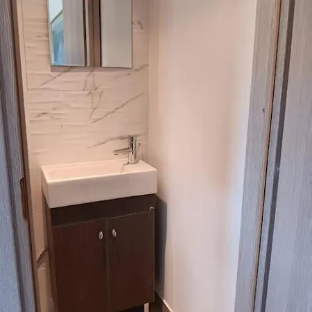 Semesterbostad Giovani-entire 1st Floor House With Pool *