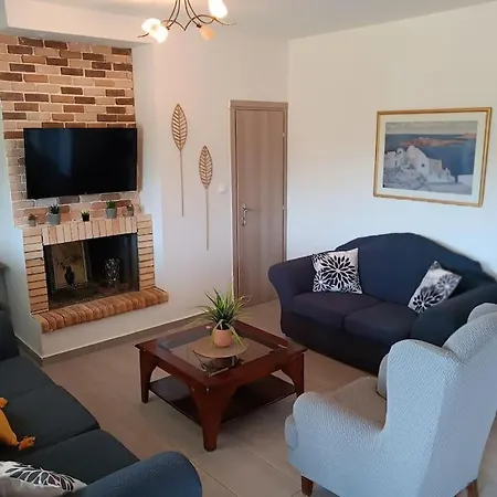 Σπίτι διακοπών Giovani-entire 1st Floor House With Pool