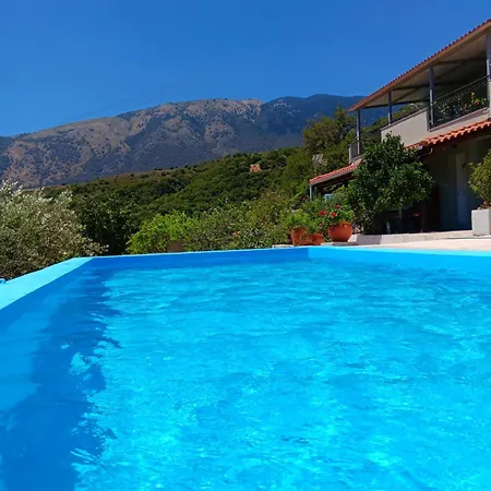 Semesterbostad Giovani-entire 1st Floor House With Pool Tzanata